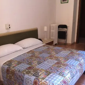Otel Gambara, Milano