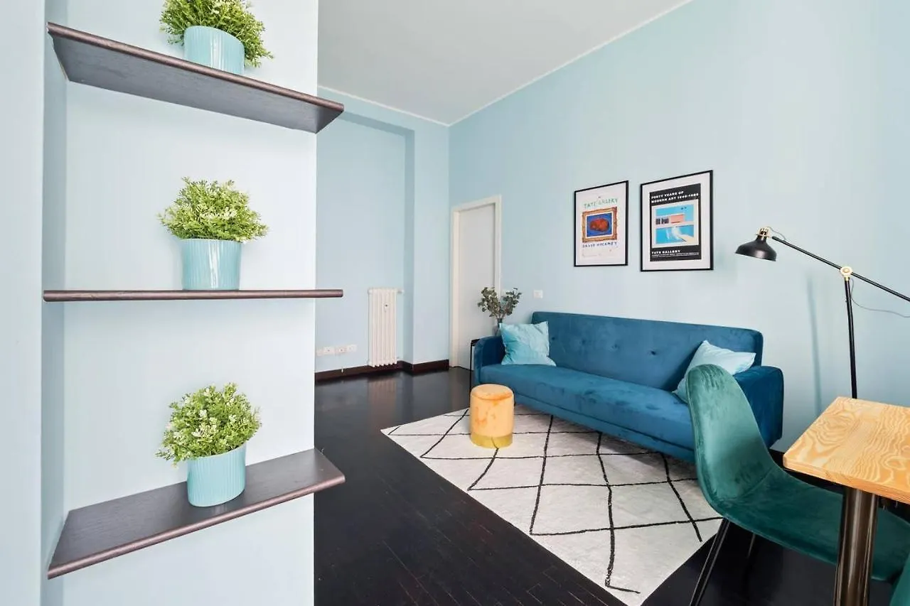 Design And Stylish Flat In Centrale Apartment Milan