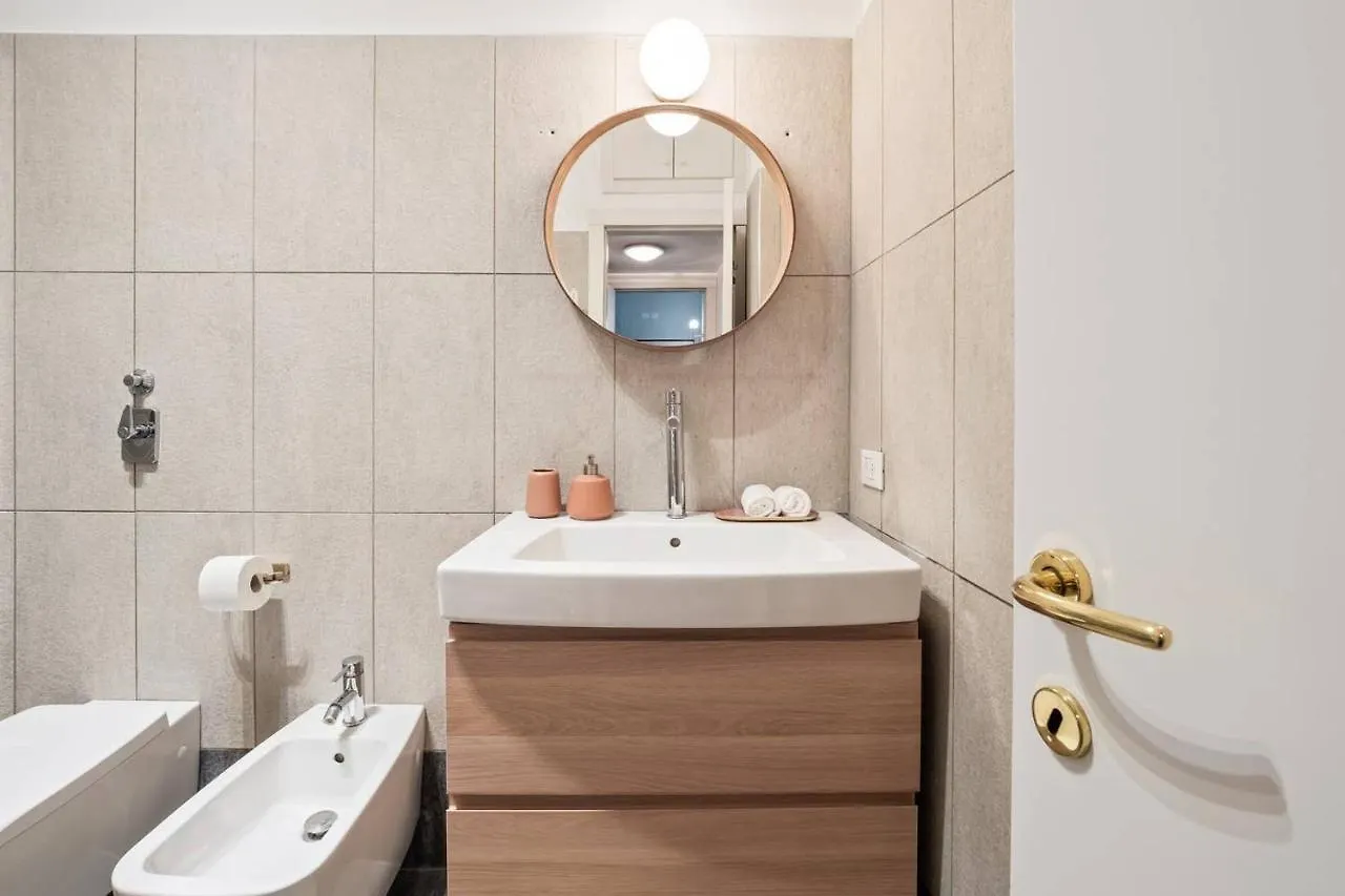 Design And Stylish Flat In Centrale Apartment Milan 0*,  Italy