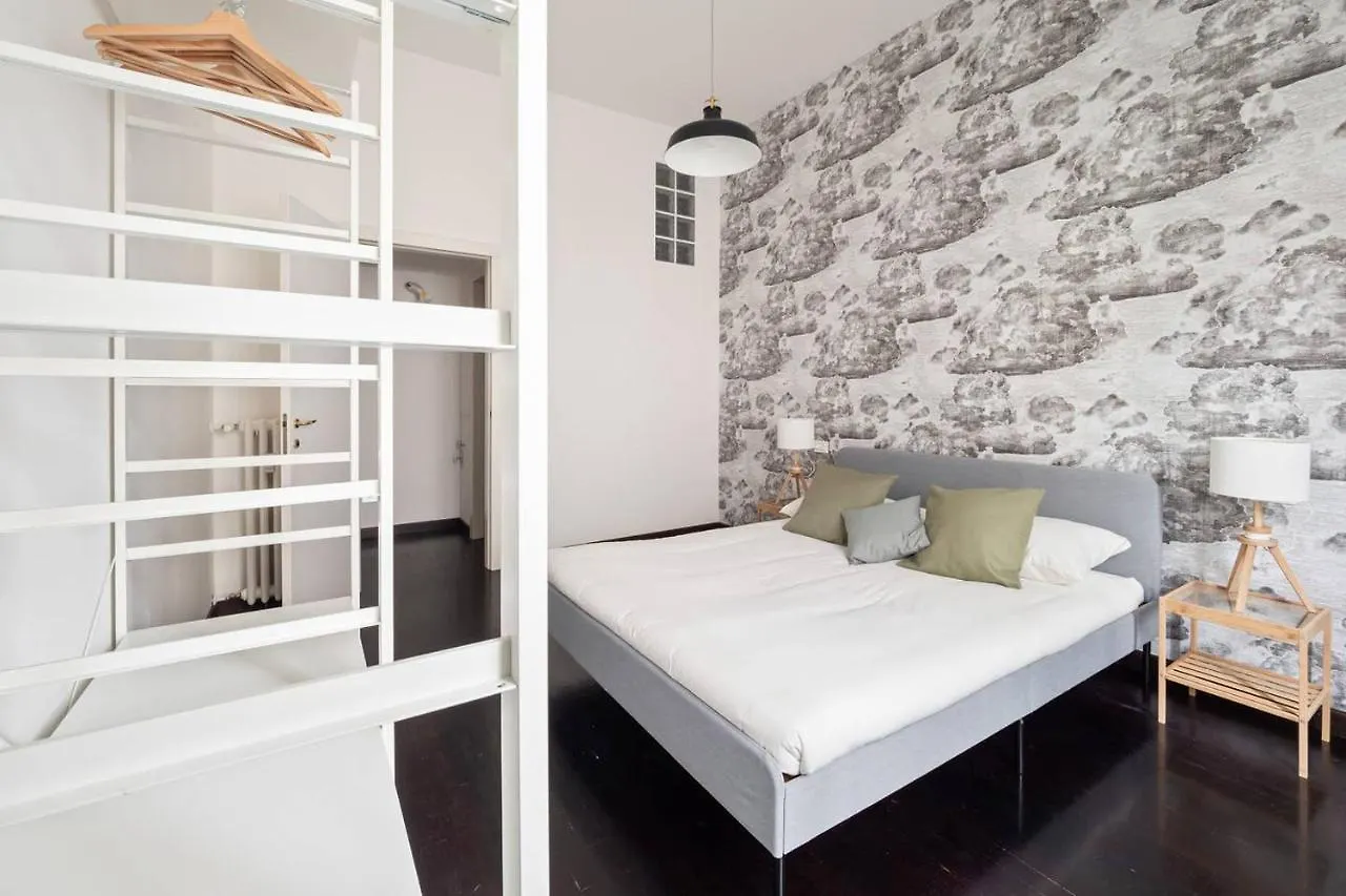 Design And Stylish Flat In Centrale Apartment Milan