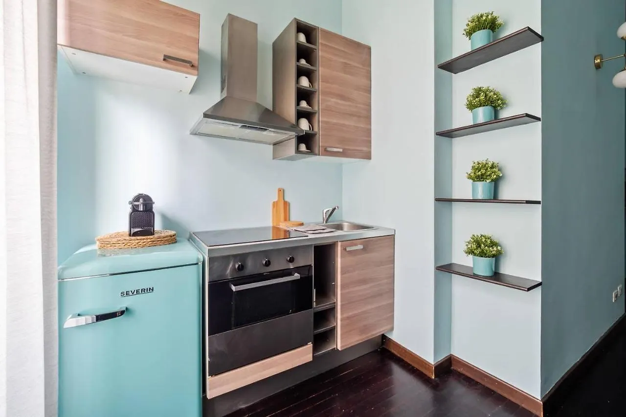 Design And Stylish Flat In Centrale Apartment Milan