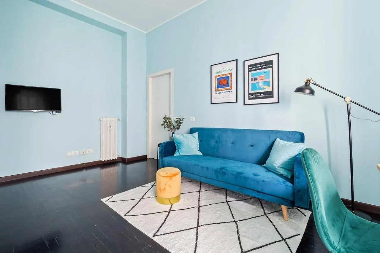 Design And Stylish Flat In Centrale Apartment Milan
